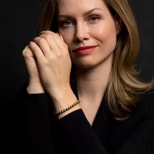 Armband från 6 mm stenar i 18 karat joniserat guldpläterat rostfritt stål med rostfritt stållås - Rebel & Rose modell: RR-60046-G-S