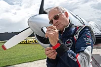 Herrklocka svart med rött silikonarmband - Vostok Europe Modell: VK68-592C775